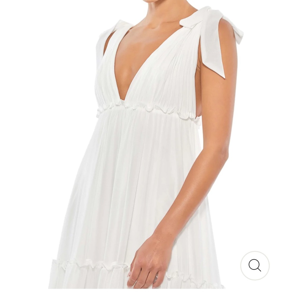 NWT Mac Duggal Ieena “TIERED V-NECK PLUNGING MAXI DRESS” in White